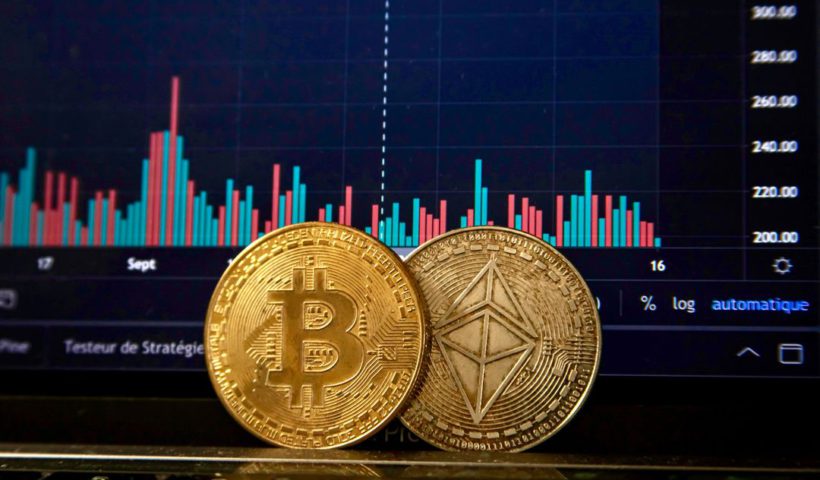 Bitcoin rises 5.1 percent to $37,361